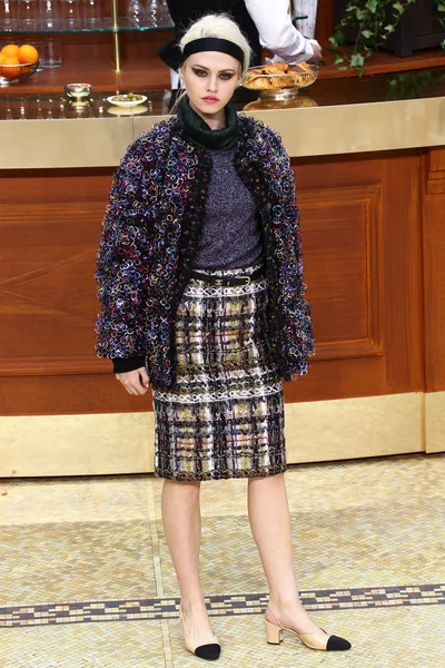 Look 17